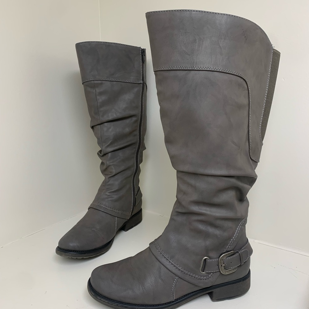 Women’s Grey Knee High Boots w/ buckle